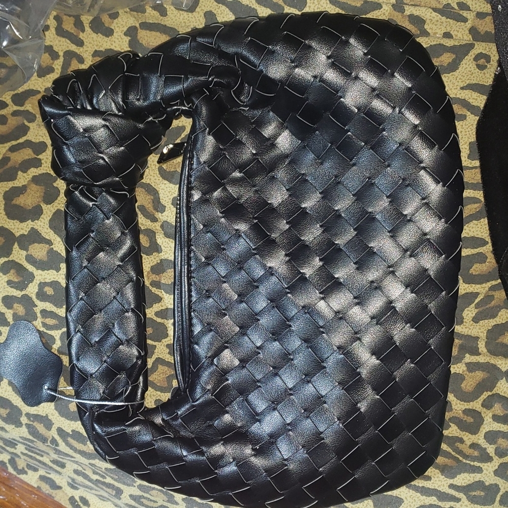 New w/tag leather purse